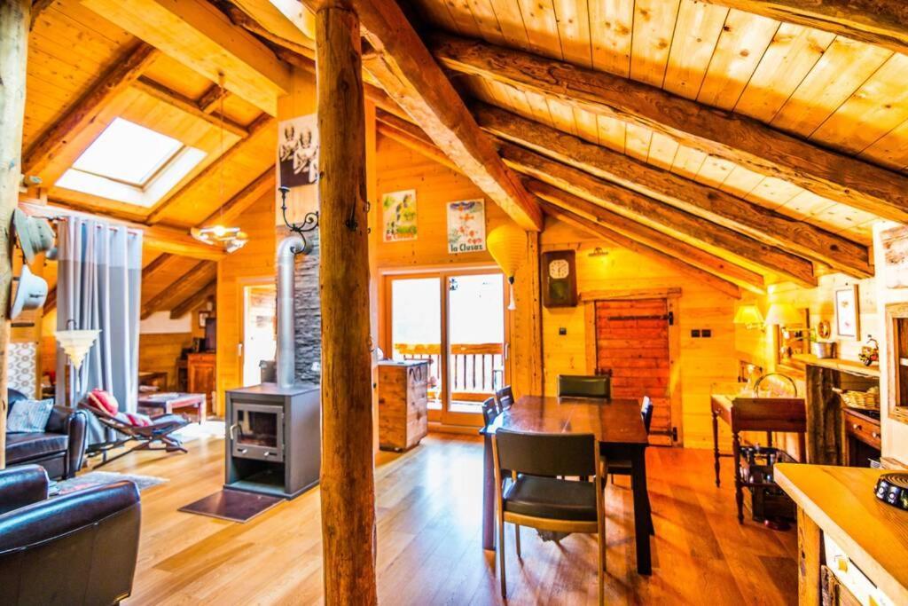 Beautiful, Atypical Loft In The Aravis Les Clefs